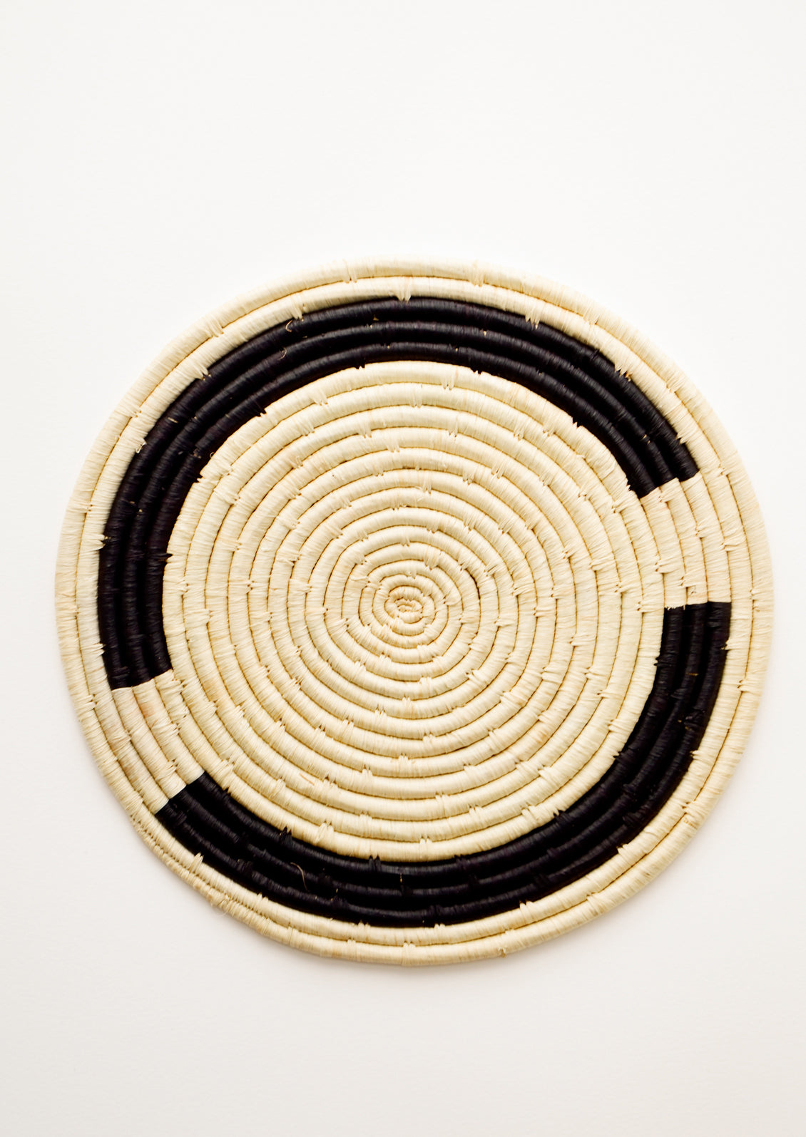 Arc Raffia Trivet in - LEIF