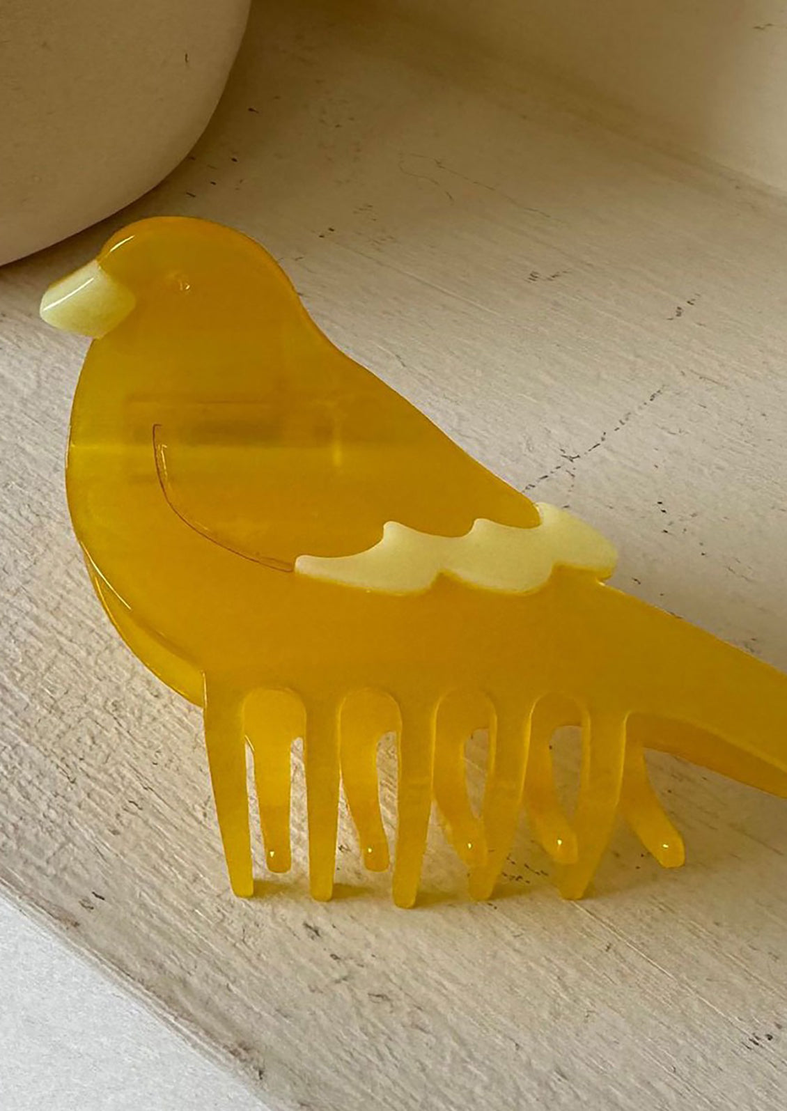 A canary shaped hair claw.